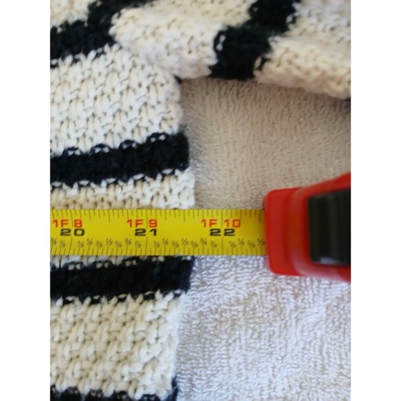 Dazy Womens Cardigan Sweater White Black Striped Size Medium Button Pockets - Picture 15 of 16